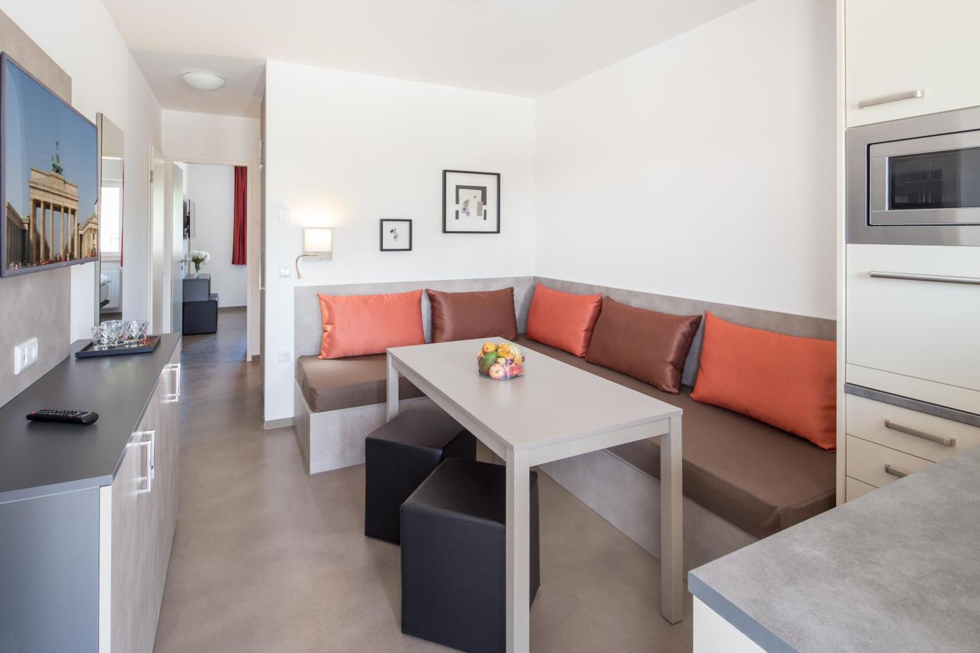 Apartment,825017816:JPEG